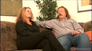 Horny milf kun grandegaj kruĉoj akiri fuck de ŝia frato en leĝo lasanta lin cum sur ŝia granda boobs