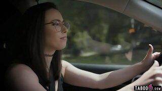 Кејси Калверт отиде да ги собереш нејзината работи од нејзиниот поранешен