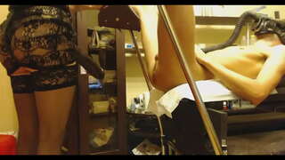 Lehilahy Maka Goavana Strapon Ny Boriky